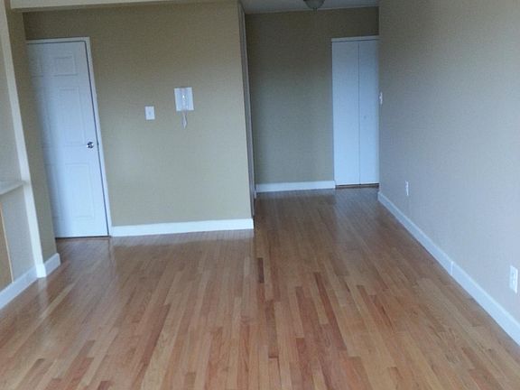 5th image of 16-66 Bell Blvd #744