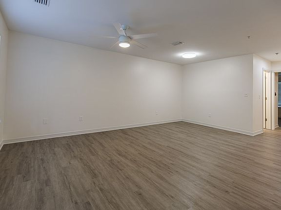 5th image of 435 E Canal Dr #1