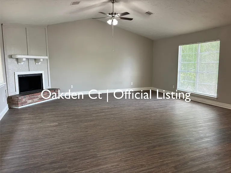 28602 Oakden Ct — Photo 2