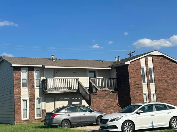 242 N Acadia, Maize, KS 67101