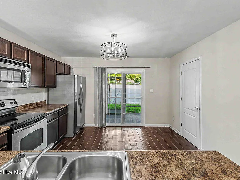 177 Glen Cannon Dr — Photo 5