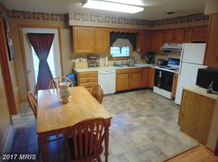 9703 McClanahan Rd, Greencastle, PA 17225