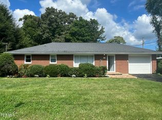 722 Rose Ln, Mt Carmel, TN 37645