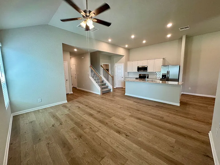 761 Staglin St #A — Photo 16