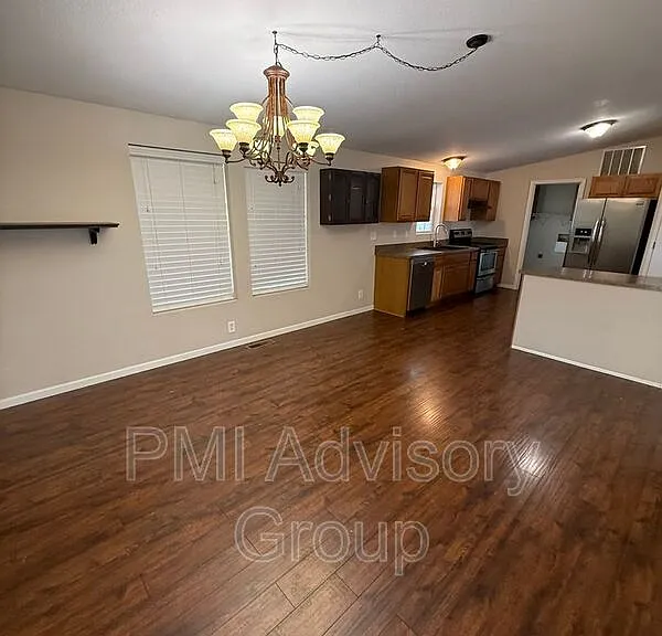 1727 SW Mission Ave — Photo 8