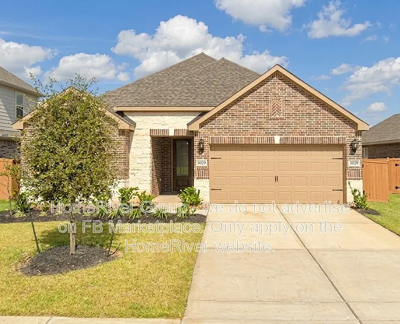 4 bed, 2.0 bath, 1819 sqft, $2,695 — Photo 3