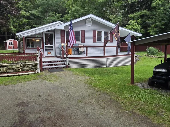 26 Rays Road, Warrensburg, NY 12885