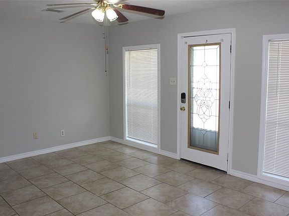 3rd image of 203 Lamar Dr