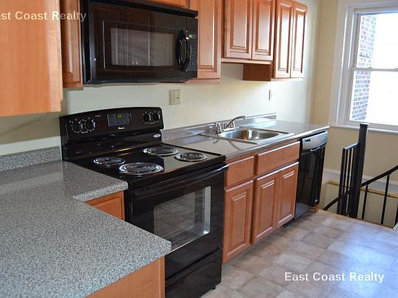 4th image of 41 Chestnut Hill Ave APT 23