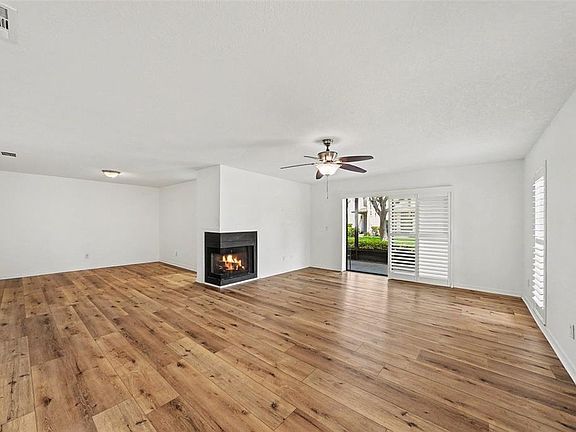 3rd image of 13030 VILLAGE CHASE CIRCLE