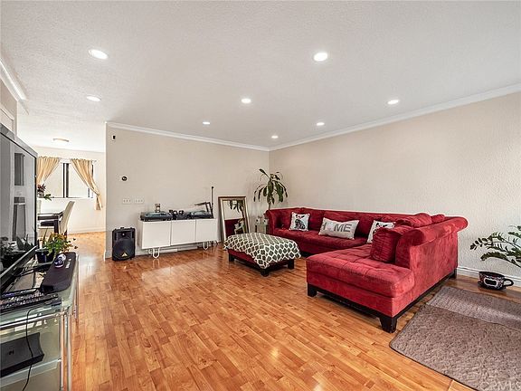 5th image of 7869 Ventura Canyon Ave Unit 202