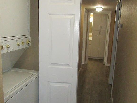 5th image of 1556 Border Ave Unit A