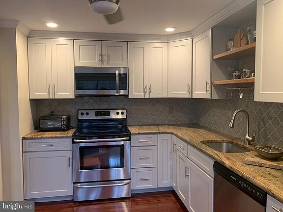 2nd image of 6622 Birchleigh Way