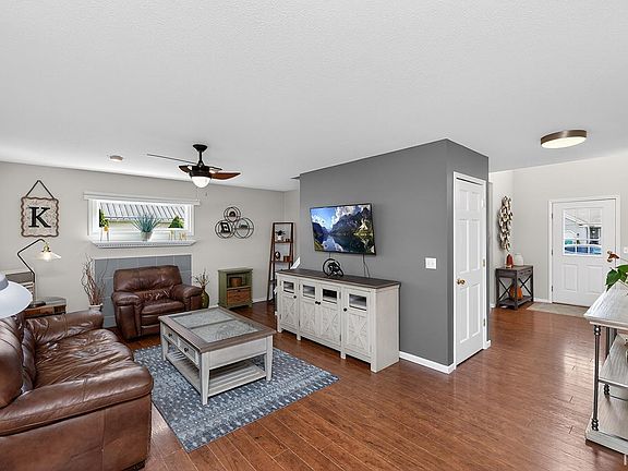 3rd image of 58350 Summer Chase Dr