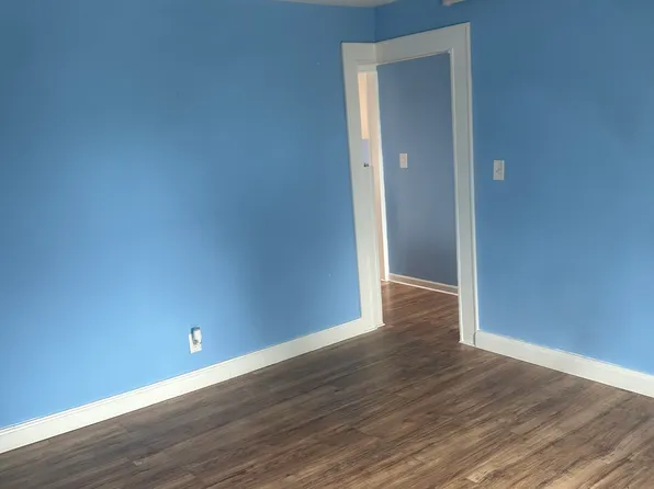 62 Shores St Floor 2, Taunton, MA 02780