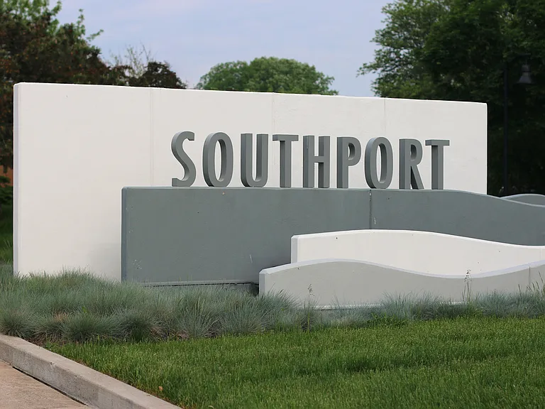 Southport Apartments — Photo 15
