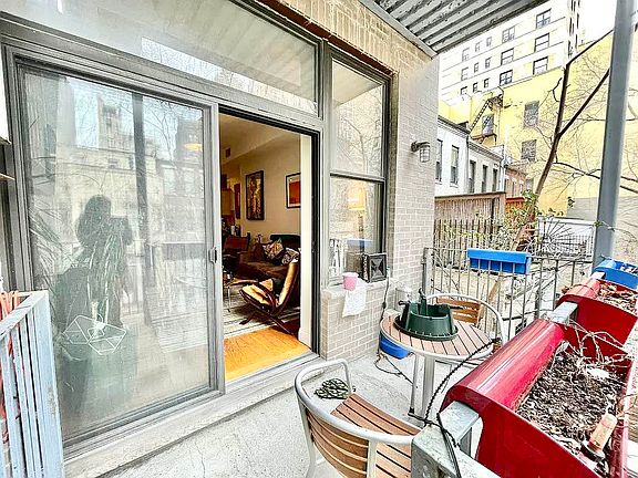 5th image of 319 W 101st St #2/2