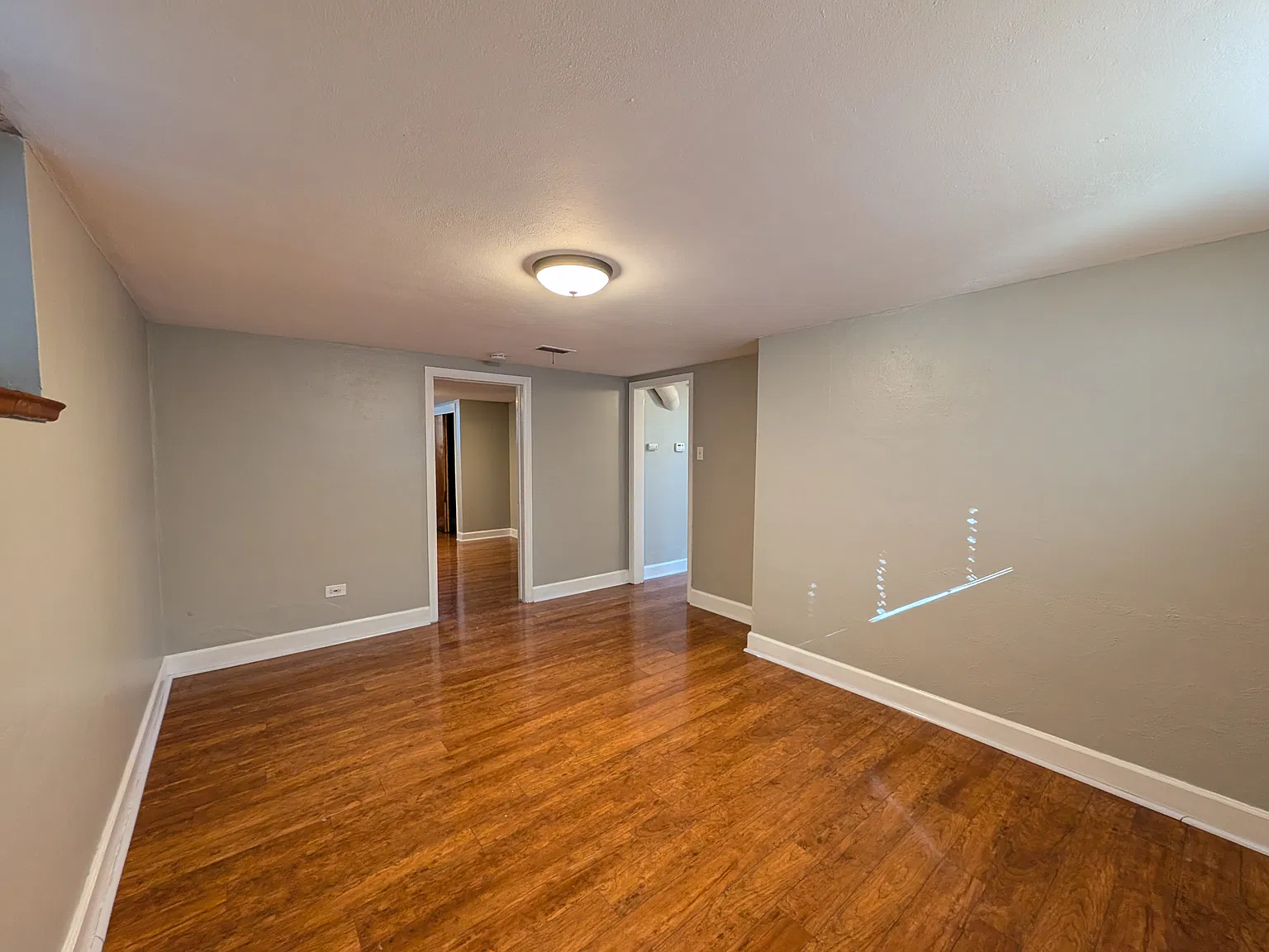 2 bed, 919 sqft, $1,850 — Photo 4