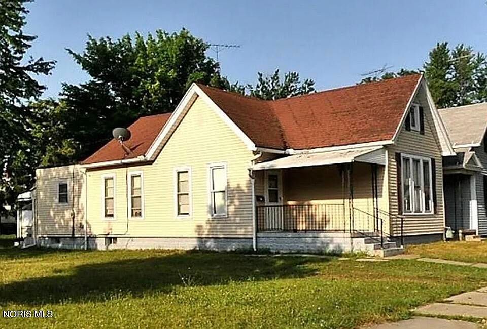 1st image of 905 Colburn St