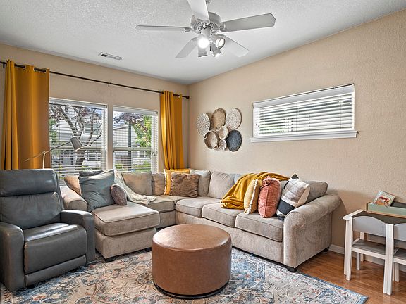 3rd image of 348 Brookhaven Dr