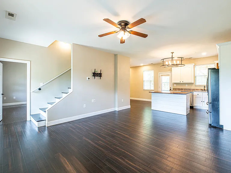 7211 Remagen Ln — Photo 6