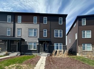 409 Aquaview Dr, Ottawa, ON K4A 5K6