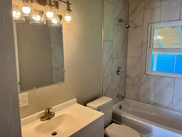 2766 N Hiawatha St — Photo 3