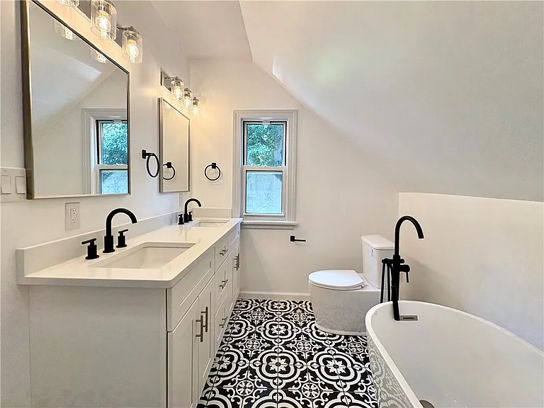 245 Frederick Ave #243 — Photo 16