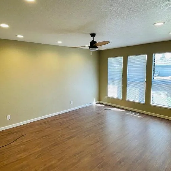 1505 Maplehill Rd — Photo 6