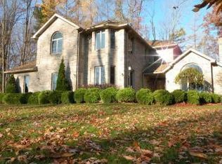 53 Glenbrook Dr, Grove City, PA 16127