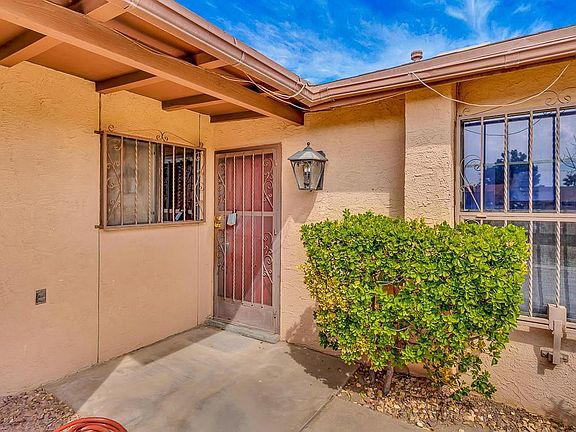 2nd image of 1750 Villa Santos Cir