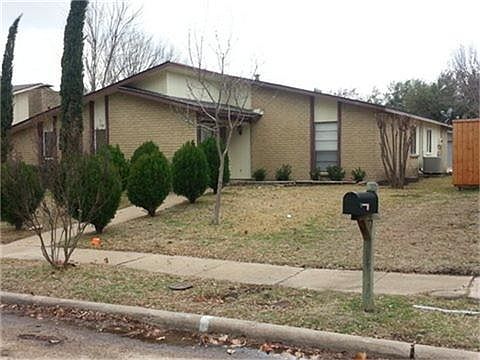2nd image of 3129 E Park Dr