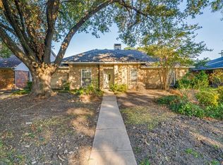 1605 Meadowglen Ln, Mesquite, TX 75150