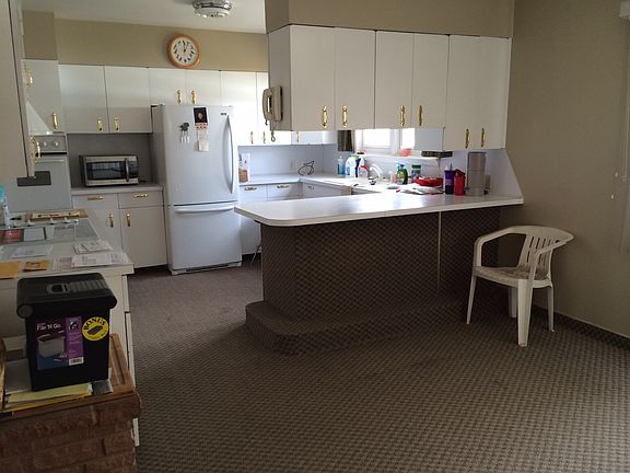 3rd image of 710 W 11th St