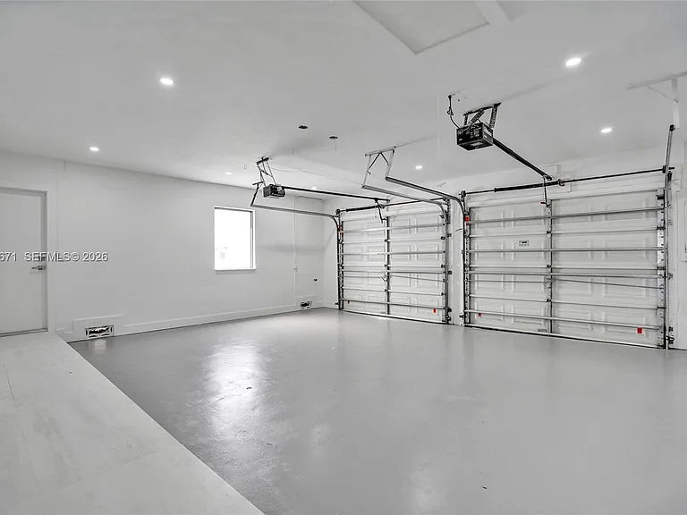 3010 NE 46th St — Photo 37