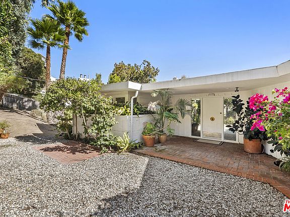 2nd image of 8494 Carlton Way