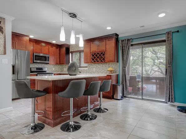 11 Marina Ky #11, Secaucus, NJ 07094