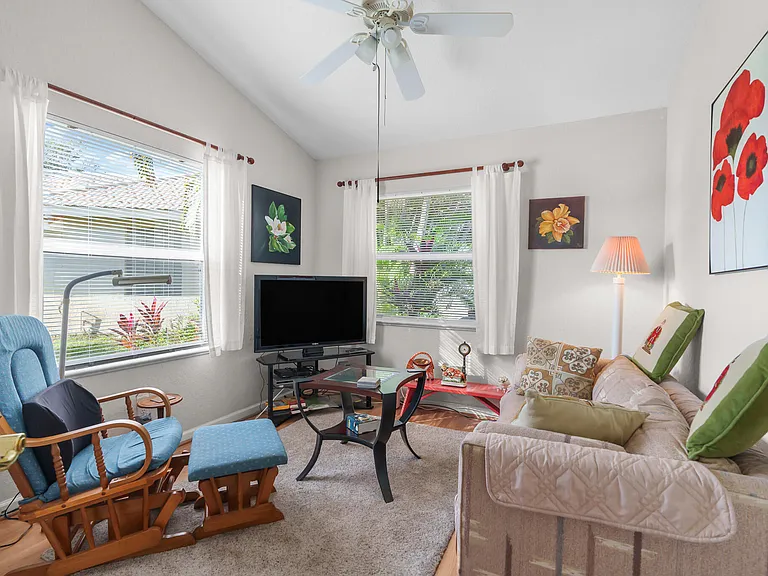5260 Grande Palm Cir — Photo 17