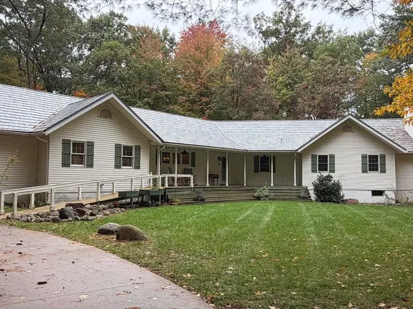 5150 Manore Rd, Swanton, OH 43558