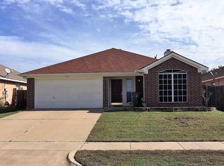 5711 Magnum Dr, Arlington, TX 76018