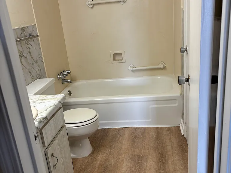 2500 Houma Blvd #303 — Photo 5