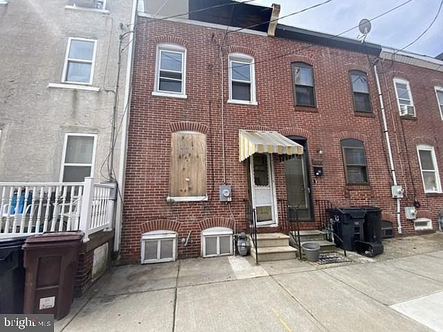 1st image of 530 E 12th St