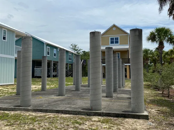 1258 Rivers Bend Xing NE, Steinhatchee, FL 32359