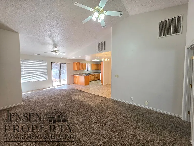 640 E Vermillion Ave — Photo 8