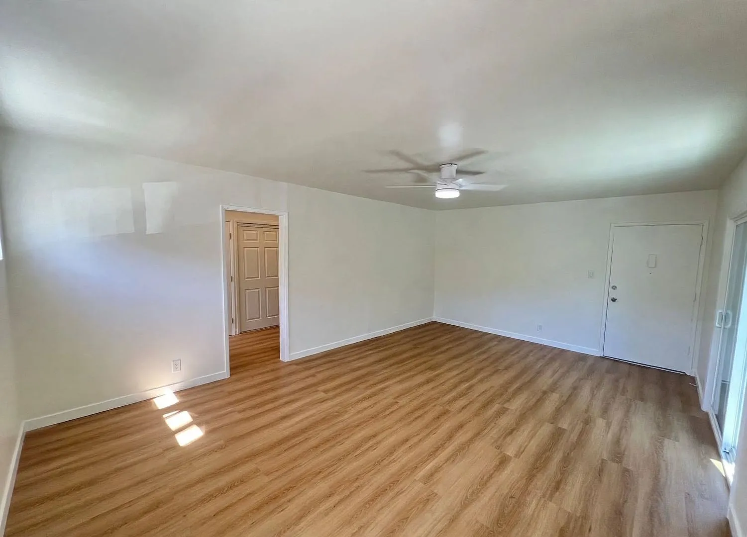 1322 & 1326 Amherst Ave — Photo 4