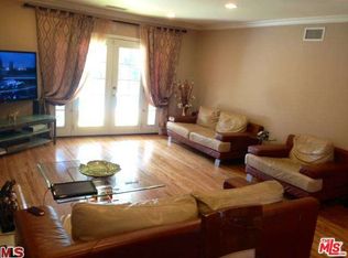 7117 Teesdale Ave, North Hollywood, CA 91605