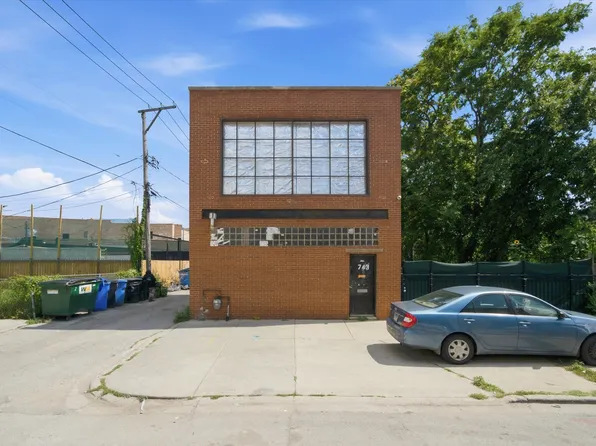 743 N Avers Ave, Chicago, IL 60651