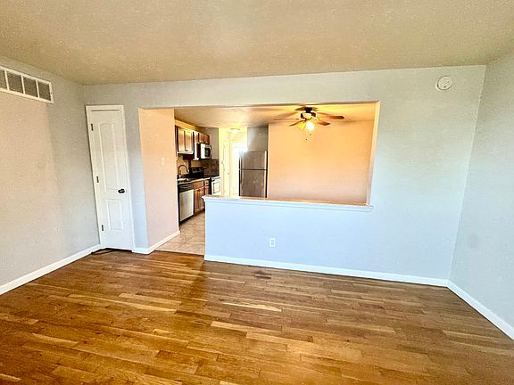 5th image of 5225 Southwest Ave APT 105