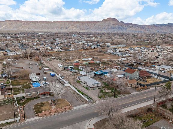 5th image of 3216 E Rd