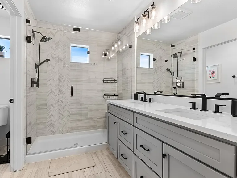 2064 S Holly St — Photo 15